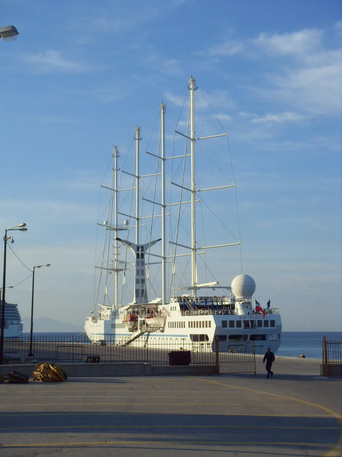 Sailing cruises